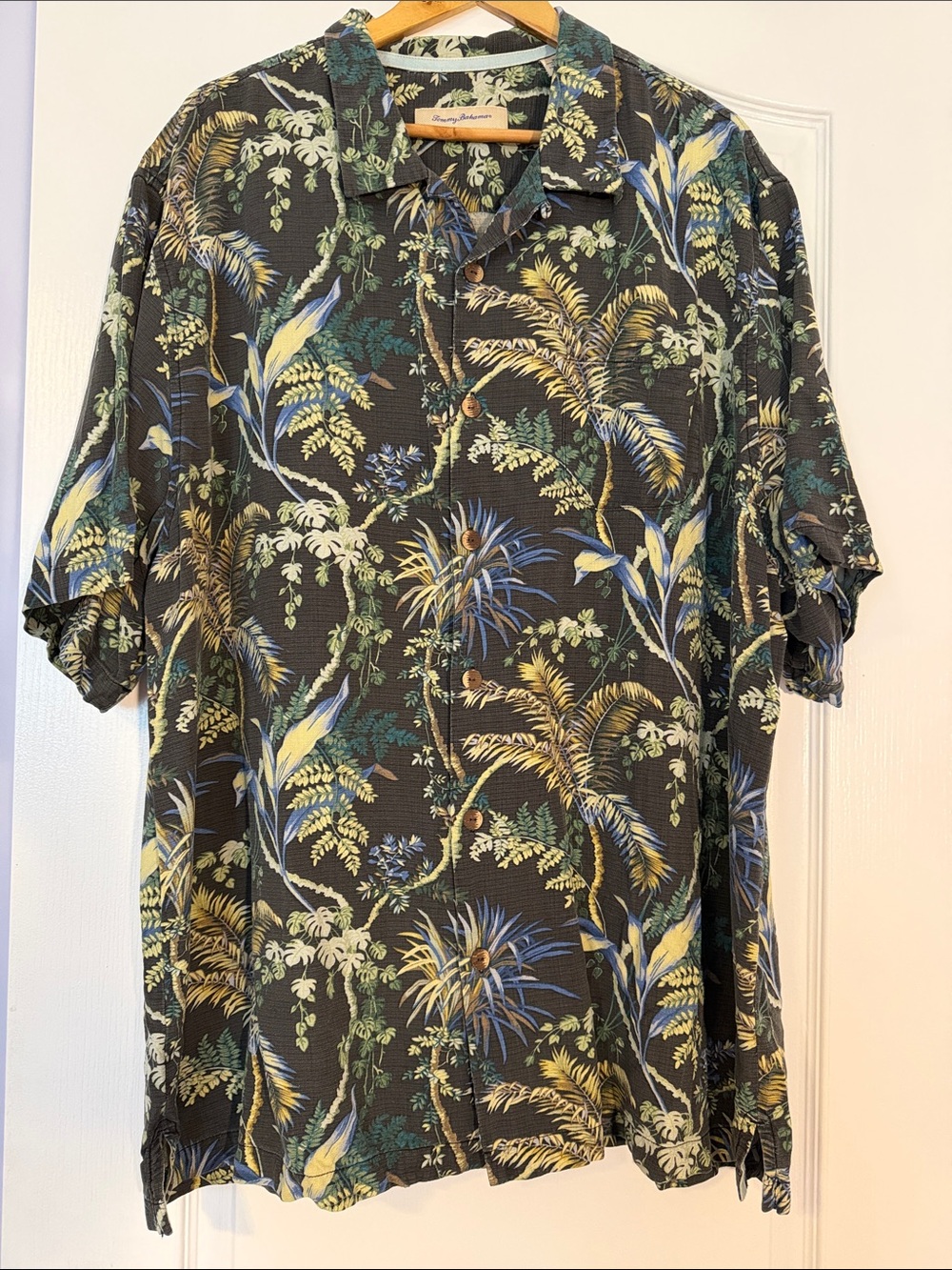 Tommy Bahama 100% Silk Textured Tropical Hawaiian Shirt 2XT Big & Tall